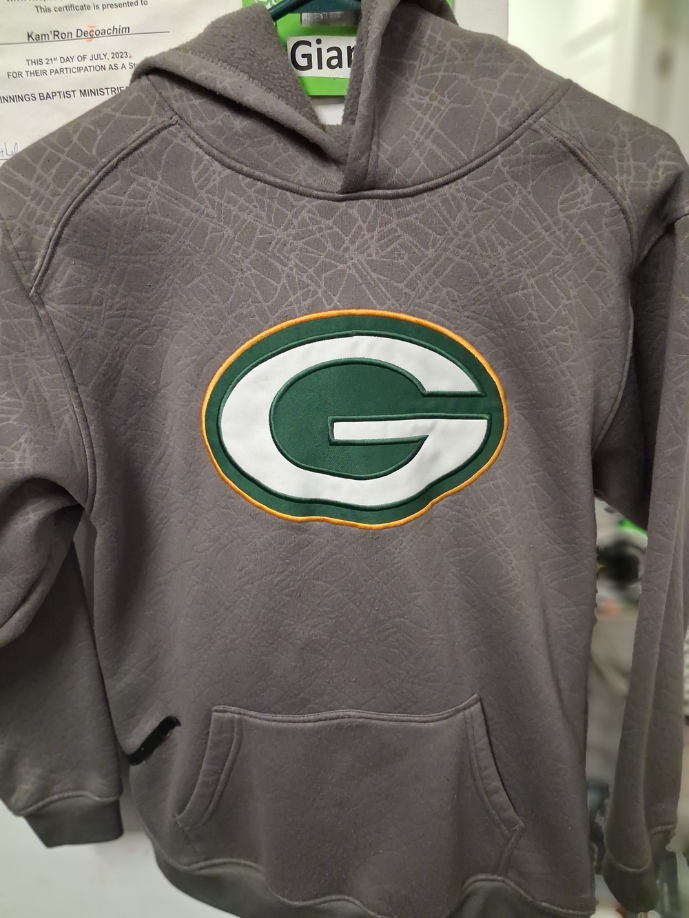 Kids top identification